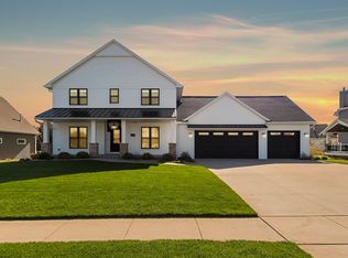 2130 Roberta Ct, Green Bay, WI 54313