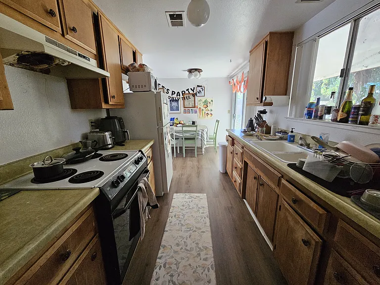 613 Radcliffe Dr — Photo 7