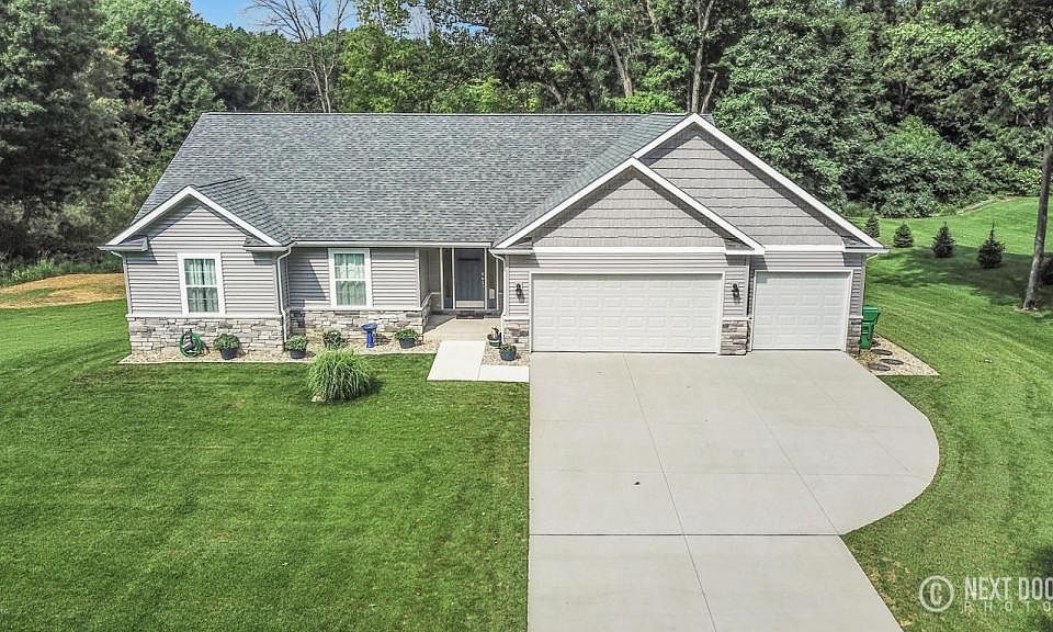 1st image of 69576 Knottingham Ln