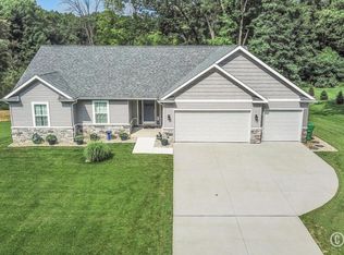 69576 Knottingham Ln, Edwardsburg, MI 49112