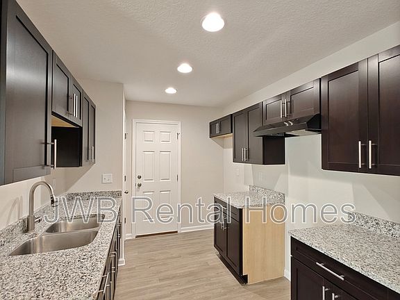 3rd image of 5915 Patterson Ave
