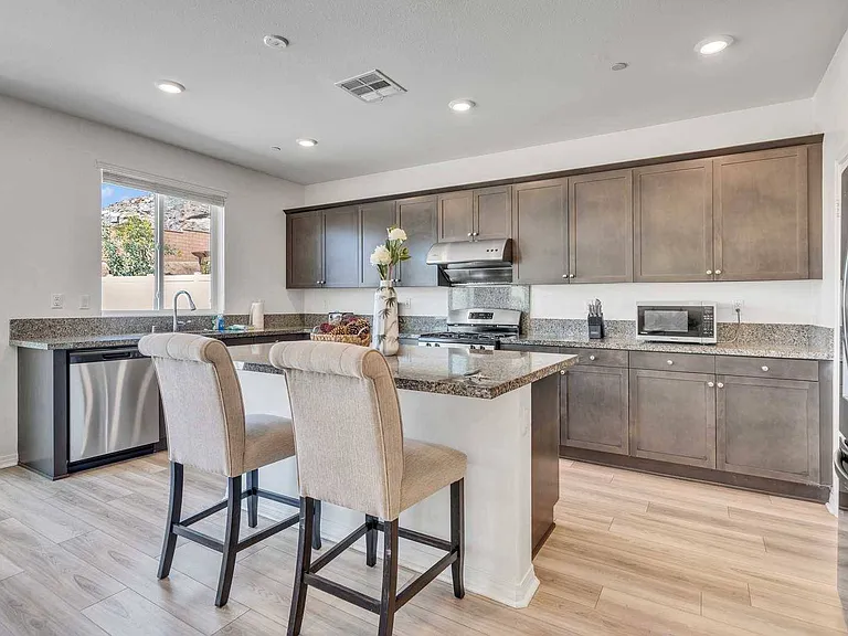 6599 Bryce Canyon Ct — Photo 9