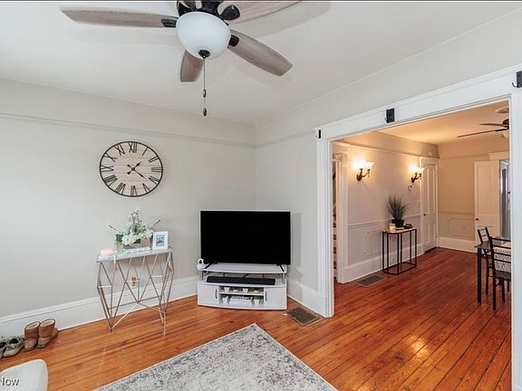 5th image of 1418 Winchester Ave
