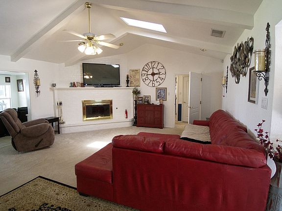 5th image of 2726 Deering Dr