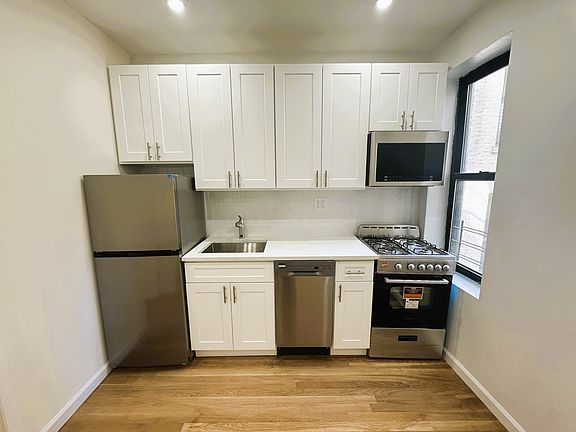 2nd image of 220 E 78th St #11C