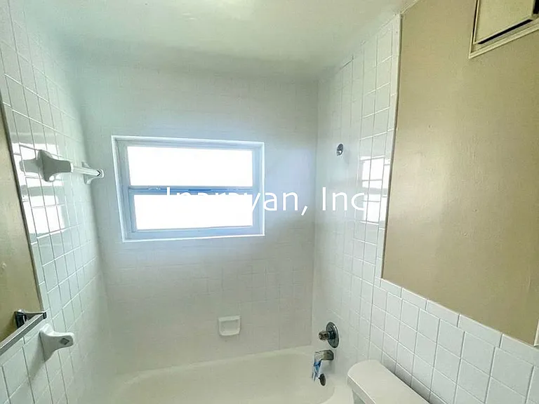 2015 W Pine — Photo 6
