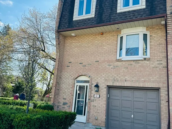 60 John St, Oakville, ON L6K 3R8