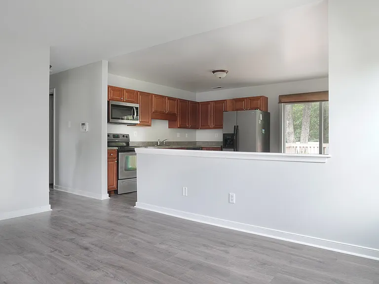8001 Clovertree Ct — Photo 6