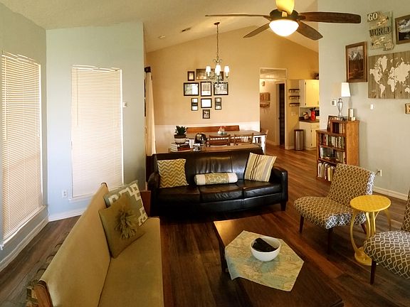 5th image of 1404 W Centennial Dr