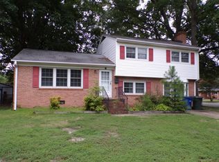 10 Berkeley Pl, Newport News, VA 23608