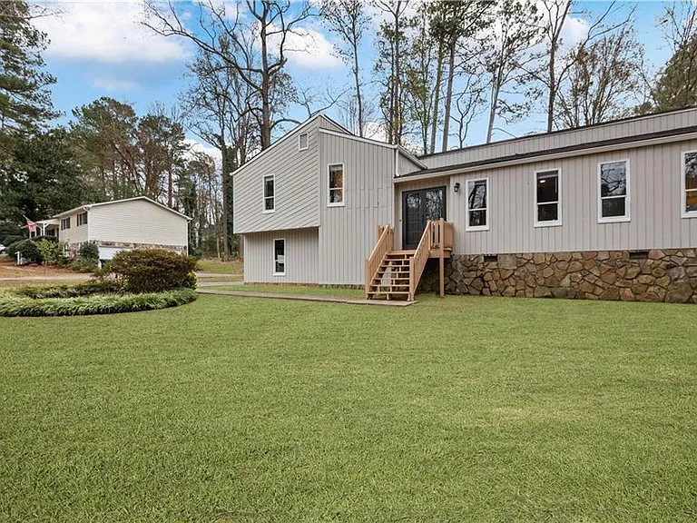 2532 Hidden Hills Dr — Photo 4