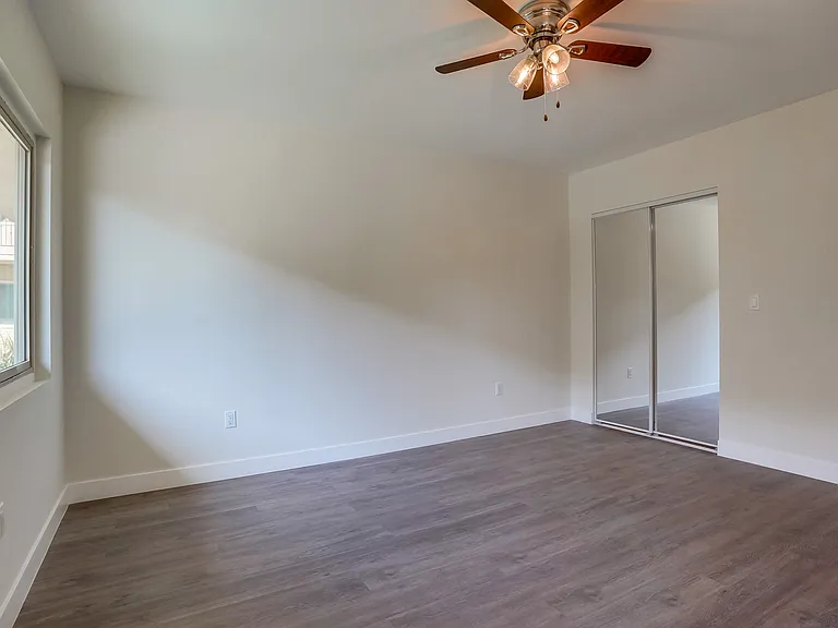 3528 W Adams Blvd — Photo 5