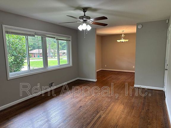 4th image of 1914 La Mesa Ln