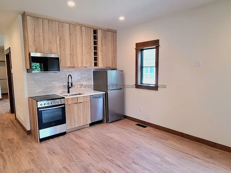 824 S 8th Ave — Photo 5