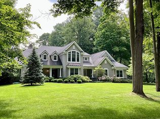 68 Knollwood Dr, Rochester, NY 14618