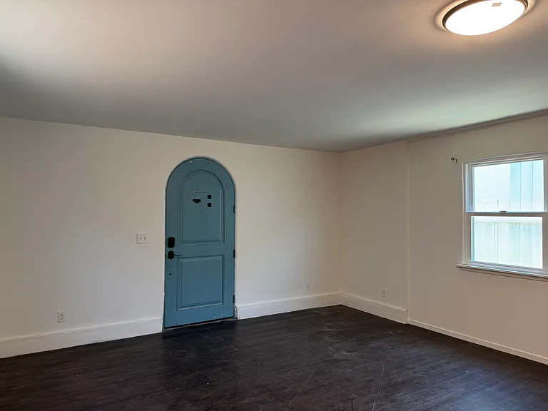 3925 S Centinela Ave — Photo 2