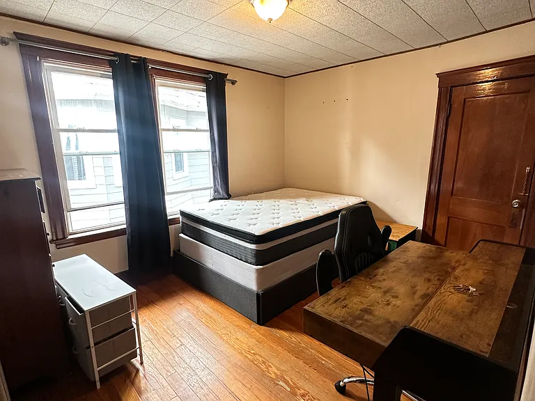 142 W Adams St #2 — Photo 9