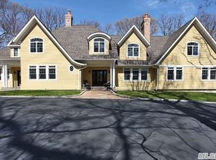 1 Bell Cir, Port Jefferson, NY 11777