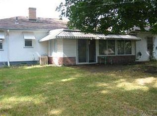 1613 W 22nd St, Sioux Falls, SD 57105