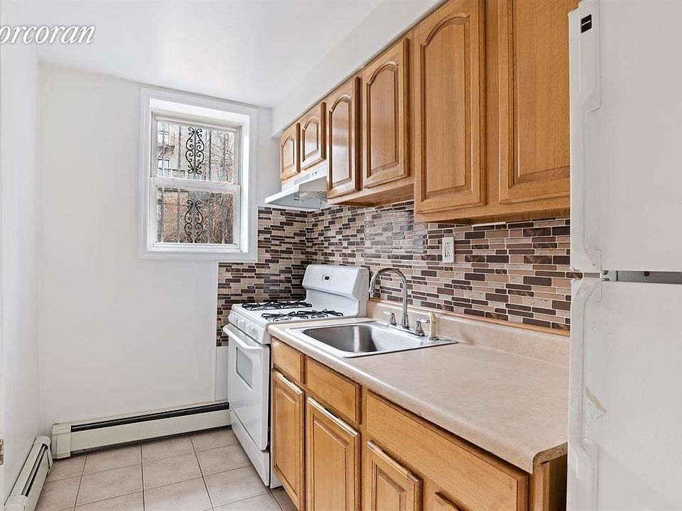 2nd image of 376 Madison St #1