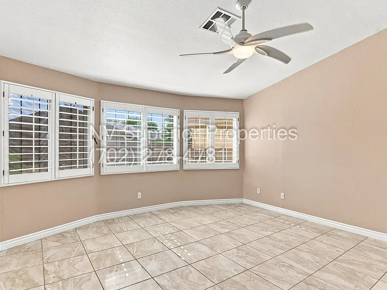 3876 Waynesvill St — Photo 28