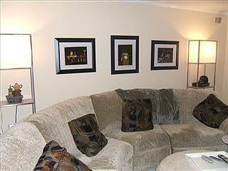 4th image of 27 Nicholson Ct