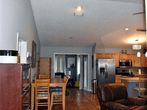 4th image of 6225 4th Ln