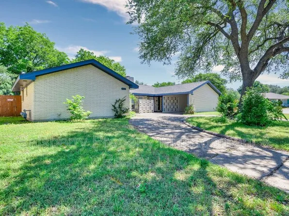 4913 Westlake Dr, Fort Worth, TX 76132