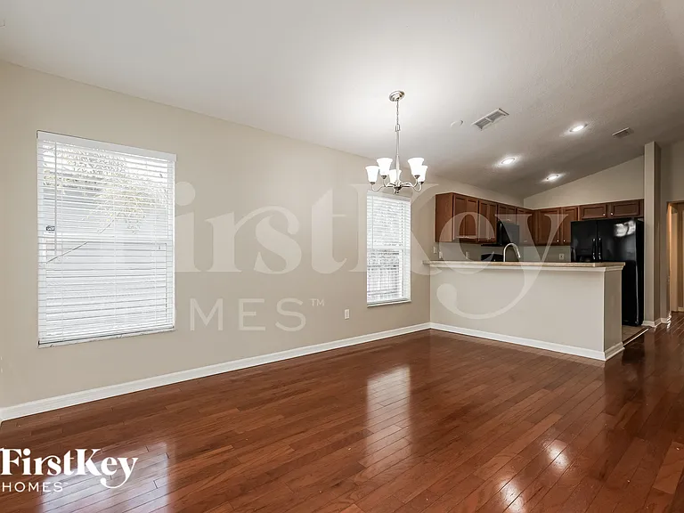 1736 W Pine St — Photo 6
