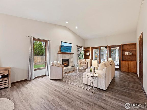 4th image of 2115 Creekwood Ct
