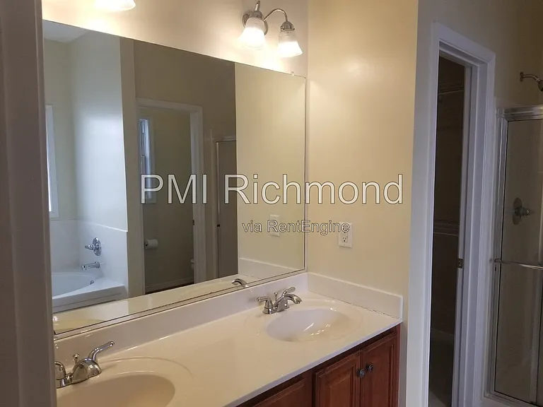 14636 Sailboat Cir — Photo 11