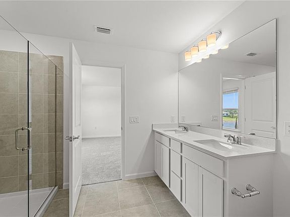 4th image of 44483 Kelly DR