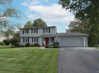 4044 Arrowhead Ln, Liverpool, NY 13090