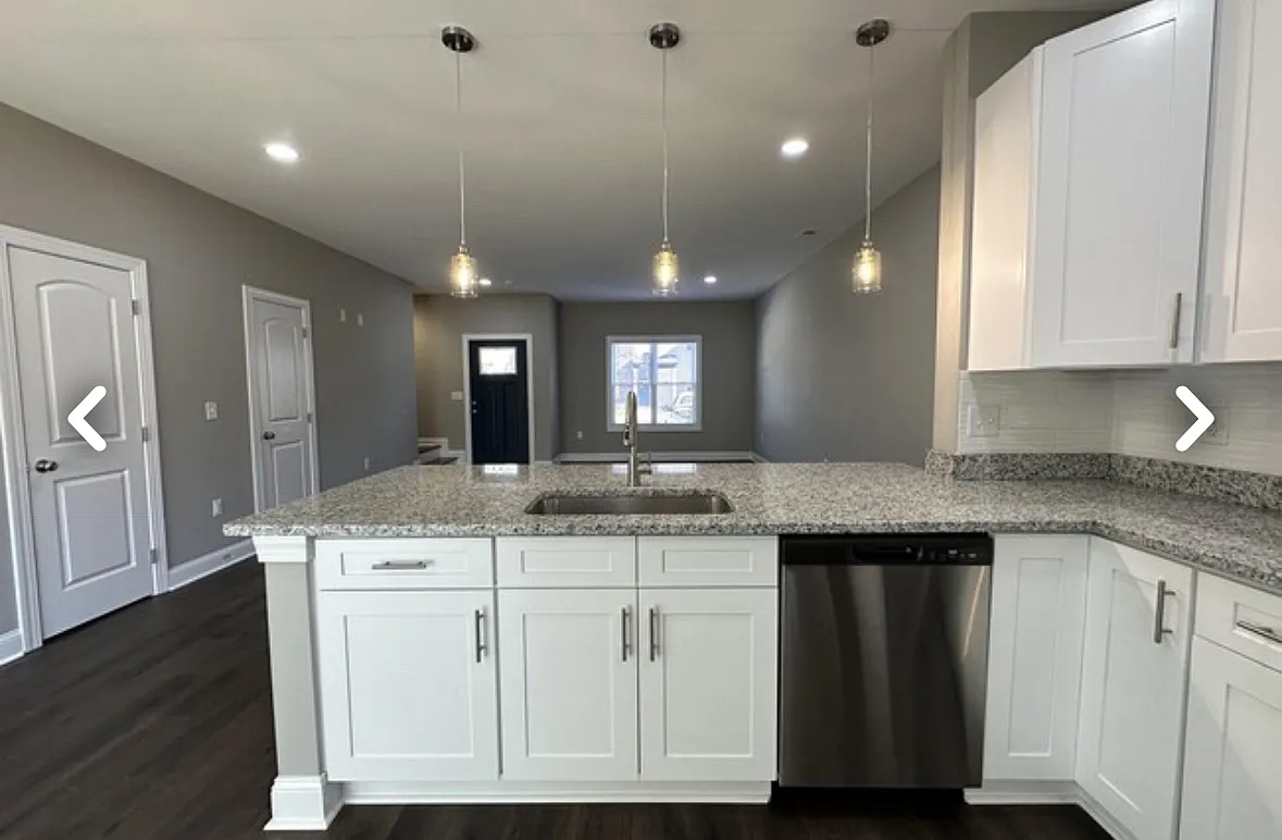 3 bed, 2.5 bath, 1336 sqft, $1,785 — Photo 1