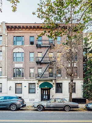 Rented by Nooklyn NYC LLC | media 40