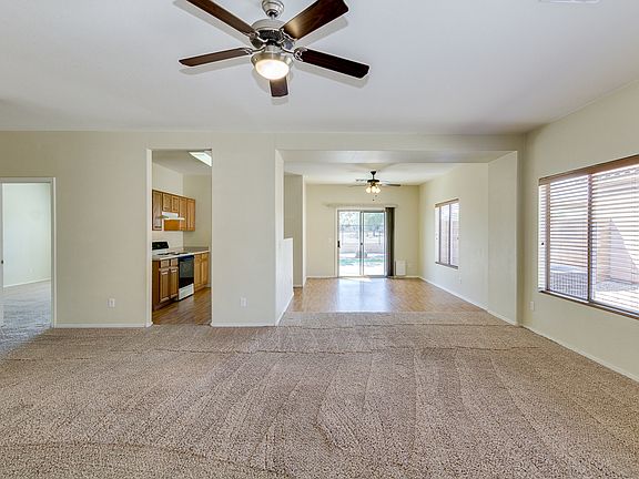 4th image of 30194 N Royal Oak Way