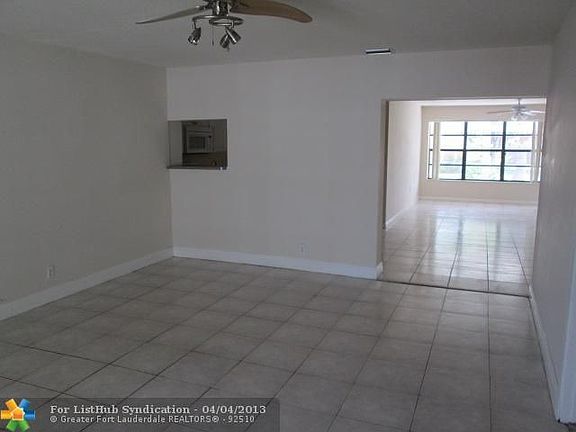 5th image of 2440 Kingston Dr