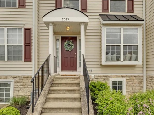 7019 Monarchos Dr #12, New Albany, OH 43054