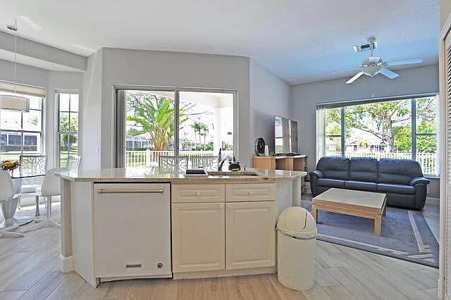 714 Pinehurst Way — Photo 6