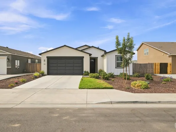 6623 Wind Wolfs Ln, Bakersfield, CA 93313