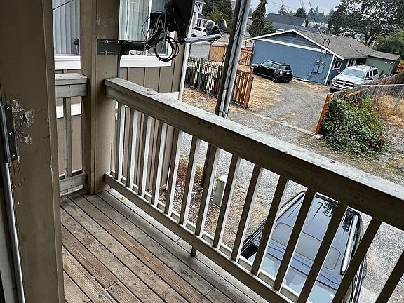5th image of 3316 S 43rd St #A