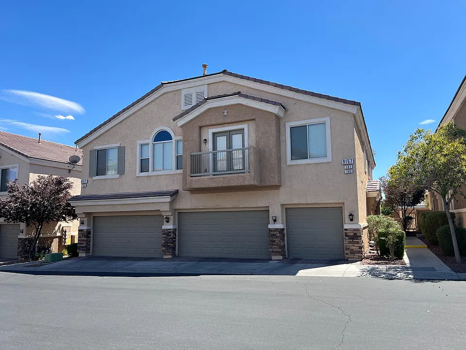 9157 Goose Lake Way #102