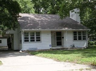 2318 SW 20th St, Topeka, KS 66604