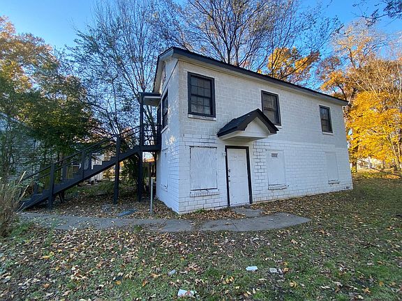 2nd image of 1611 W Long 17th St #1