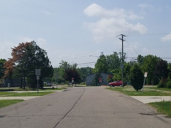 4th image of 26825 Northeastern Hwy