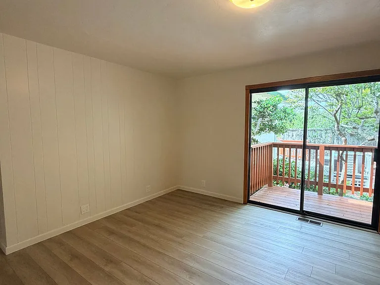 922 Maple St — Photo 37