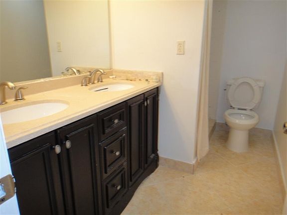 4th image of 754 NW 91st Ter