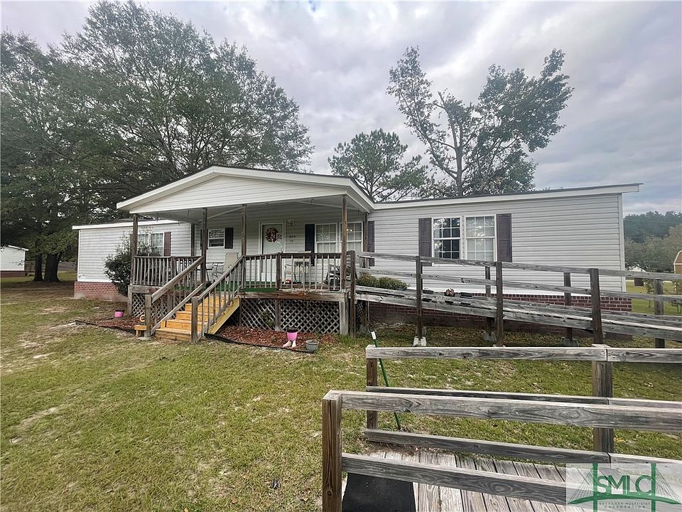 2nd image of 205 Saddlehorn Lane