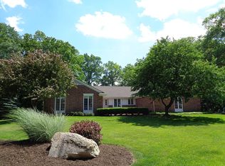 1857 Ledbury Dr, Bloomfield Hills, MI 48304