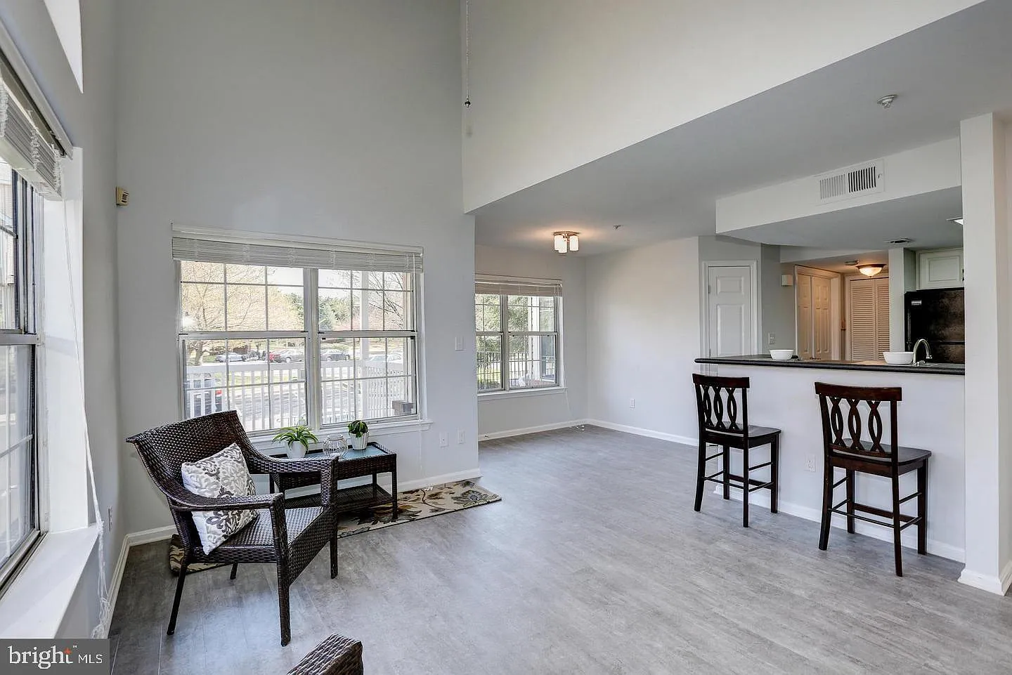 2 bed, 2.0 bath, 896 sqft, $2,300 — Photo 3
